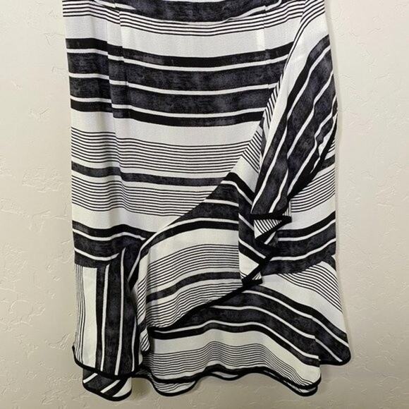 Olivaceous NWT Striped Cold Shoulder Dress Medium - Picture 3 of 8